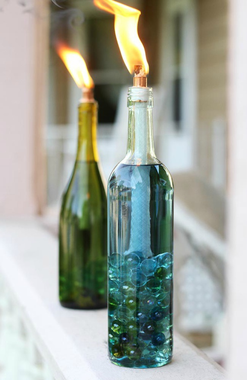 Свечи с цитронеллой из старых винных бутылок
